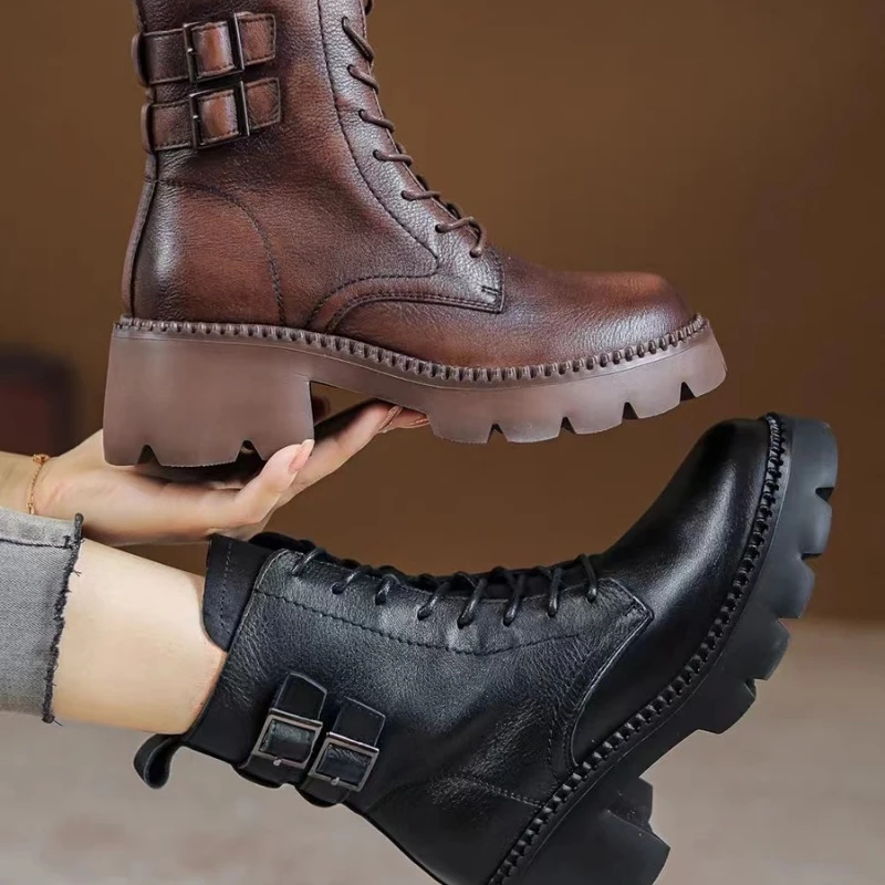 Женская обувь 2023 г., высококачественные женские ботинки с перекрестной шнуровкой, модные повседневные ботинки с пряжкой на ремне, женские новые ботильоны с круглым носком. Изображение 1