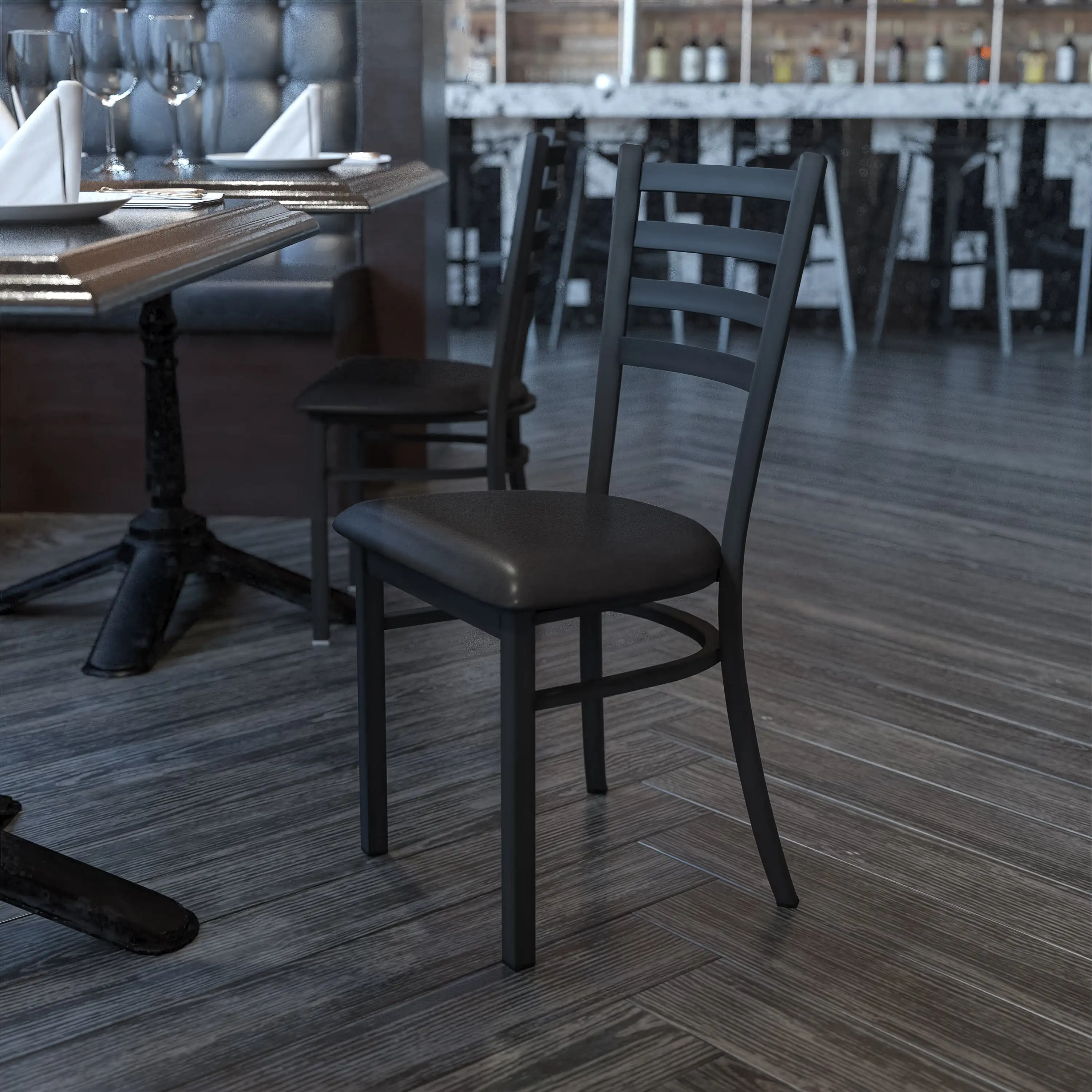 Мебель Flash серии HERCULES Металлическое ресторанное кресло с черной лестничной спинкой - черное виниловое сиденье Изображение 1