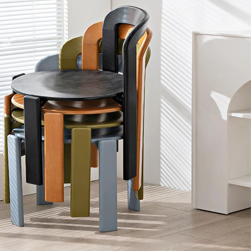 Современные бытовые стулья из массива дерева Модные обеденные столы и стулья можно дополнять красными сетчатыми табуретками для переодевания Изображение 5