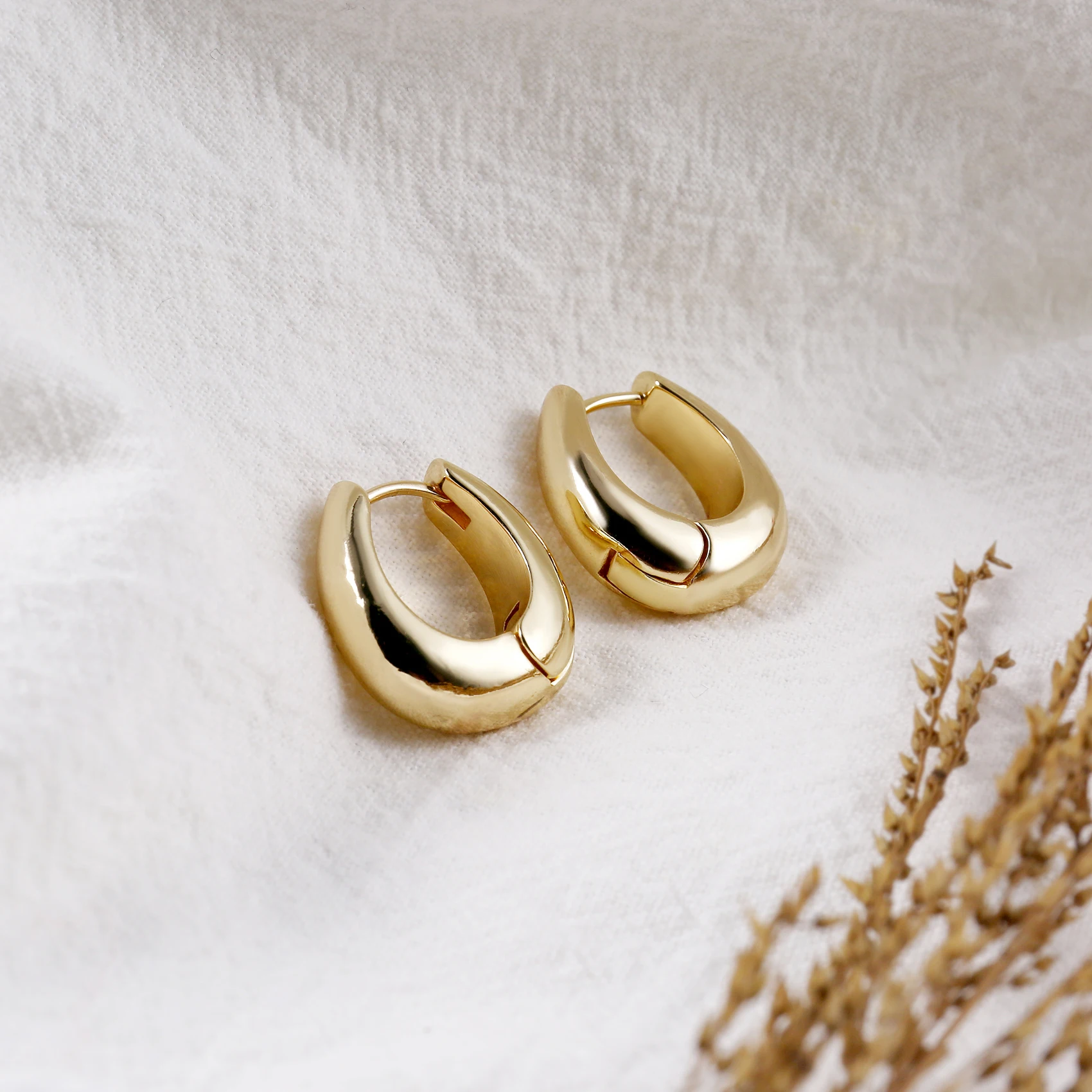 Минималистичные серьги-кольца Badu для женщин Геометрический овал Золотого цвета, Медные украшения, серьги для повседневной носки для темпераментных девушек 2023 г. Изображение 1