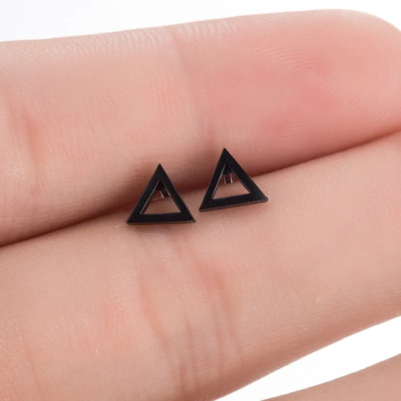 Панк-черные геометрические треугольные серьги-гвоздики для женщин и мужчин, мини-серьги из нержавеющей стали, индивидуальное украшение для пирсинга ушей Изображение 0