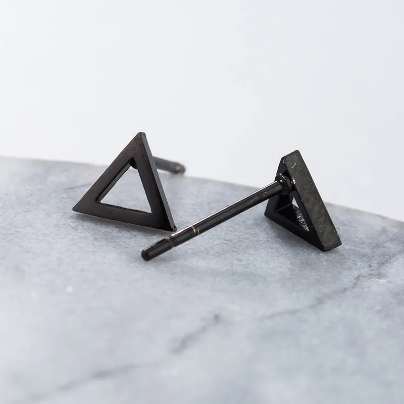 Панк-черные геометрические треугольные серьги-гвоздики для женщин и мужчин, мини-серьги из нержавеющей стали, индивидуальное украшение для пирсинга ушей Изображение 1