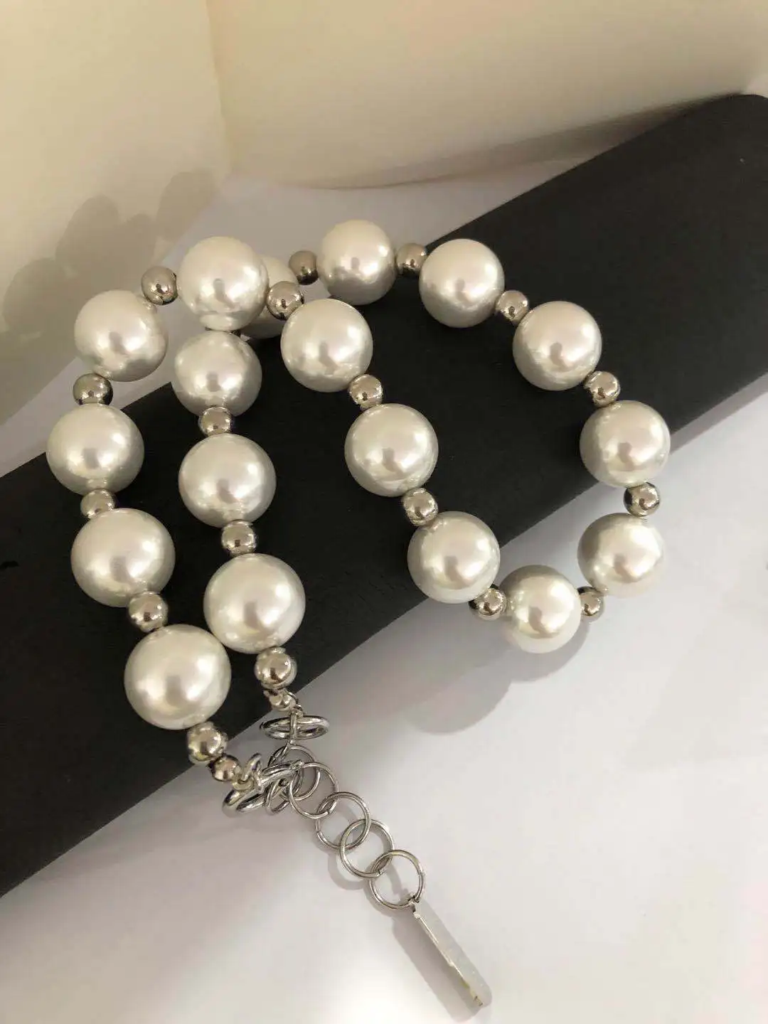 Большое жемчужное ожерелье, позолоченные цепочки для женщин с простым дизайном Изображение 0