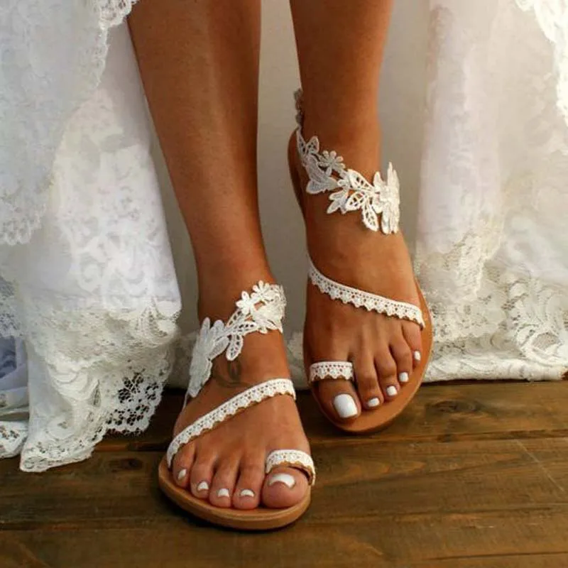 Женские летние сандалии, белые кружевные римские сандалии, однотонные сандалии с открытым носком, женские пляжные туфли на плоской подошве без застежки для свадьбы, большие размеры Изображение 1
