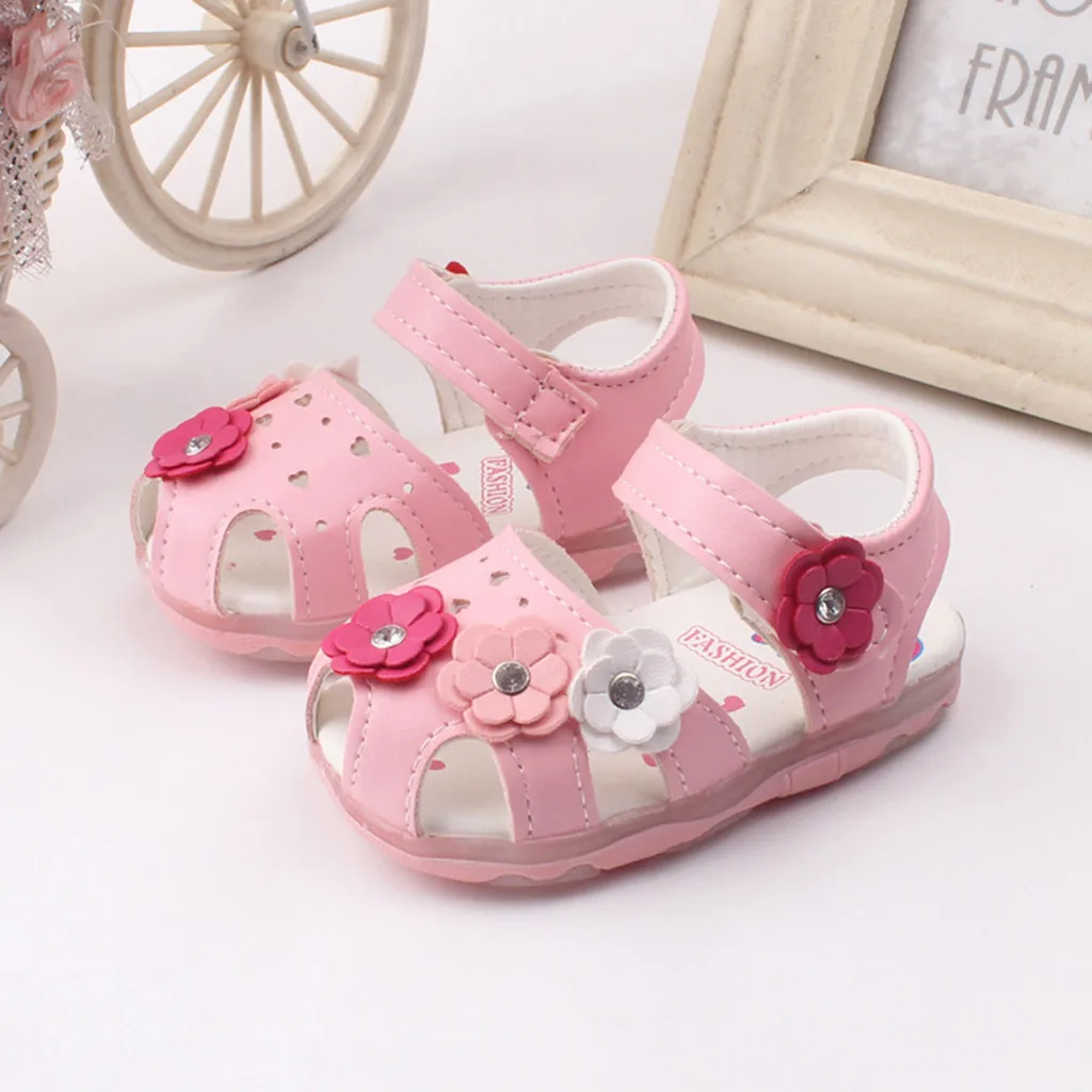 Сандалии для маленьких девочек, летняя милая обувь для малышей, Модные сандалии принцессы с цветами, мягкая Детская пляжная обувь для новорожденных. Изображение 0