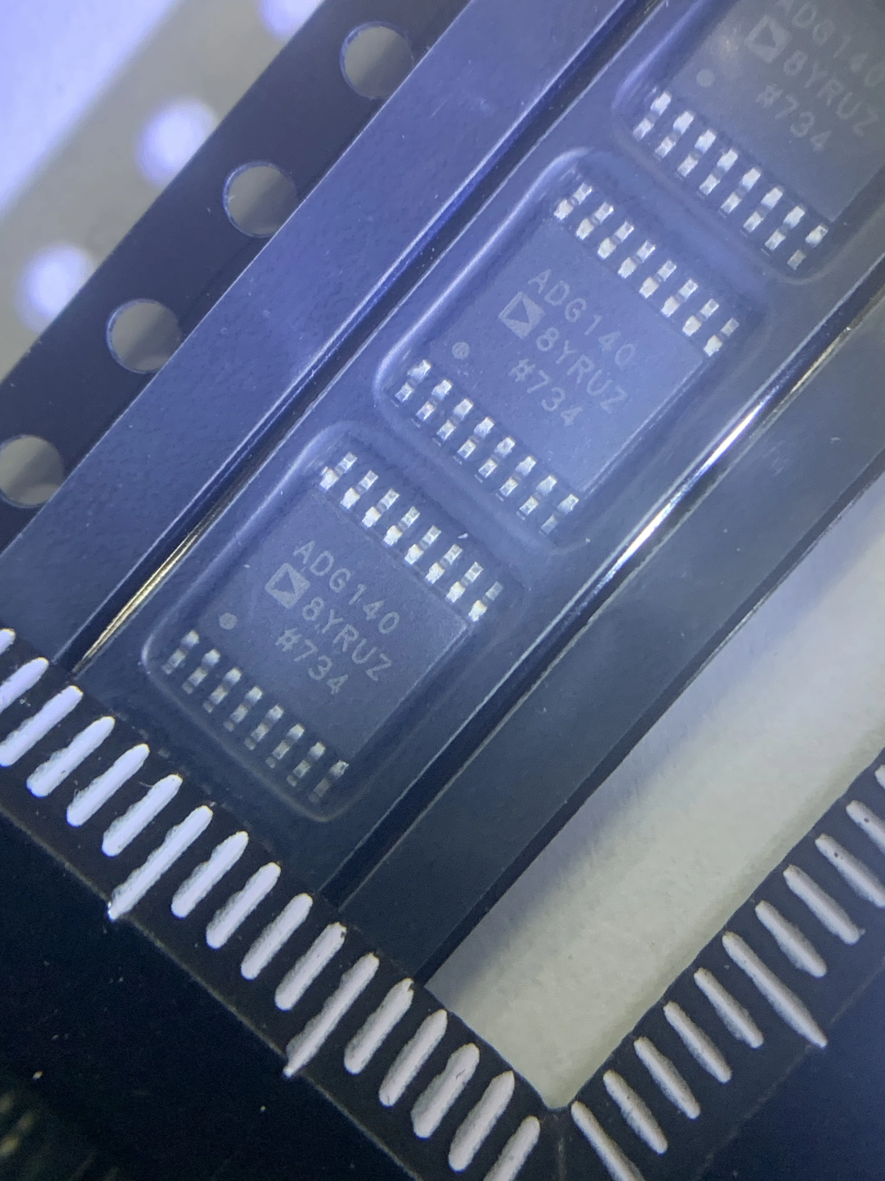 Микросхема мультиплексного переключателя ADG1408YRUZ-REEL7 TSSOP16 Оригинальная микросхема электронного устройства raw Изображение 0